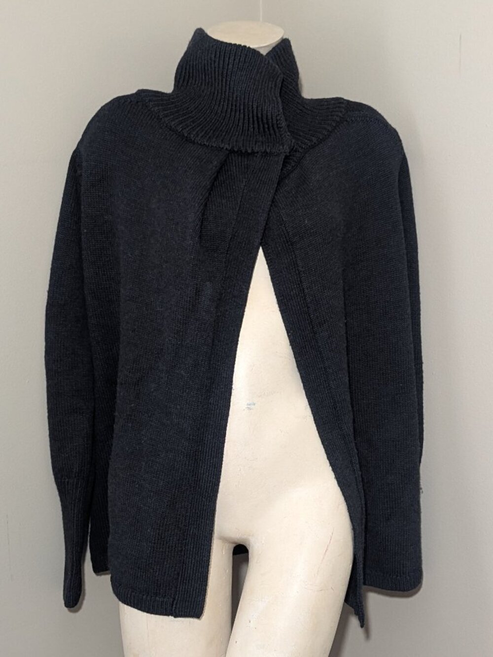 Lululemon Karmic Cocoon Wrap Merino Wool Heathered Black 10 - Picture 2 of 5
